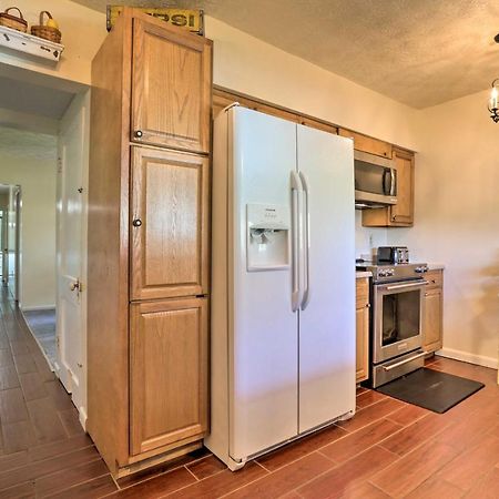 Charming East Bernstadt Retreat Less Than 6 Acre Farm! Exterior photo